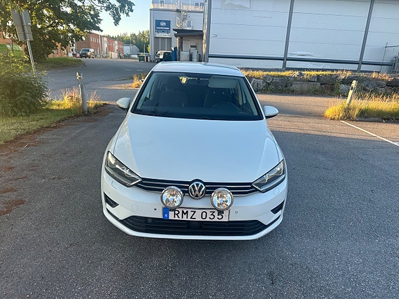 Volkswagen Golf Sportsvan 2 of 5