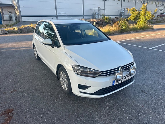 Volkswagen Golf Sportsvan 3 of 5