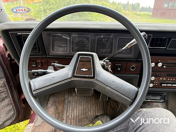 Chevrolet Caprice 9 of 17