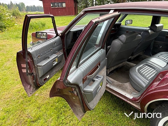 Chevrolet Caprice 12 of 17