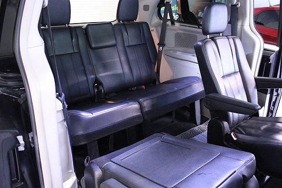 Lancia Voyager 18 of 29
