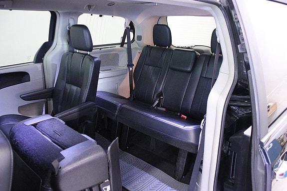 Lancia Voyager 14 of 29