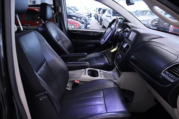 Lancia Voyager 20 of 29