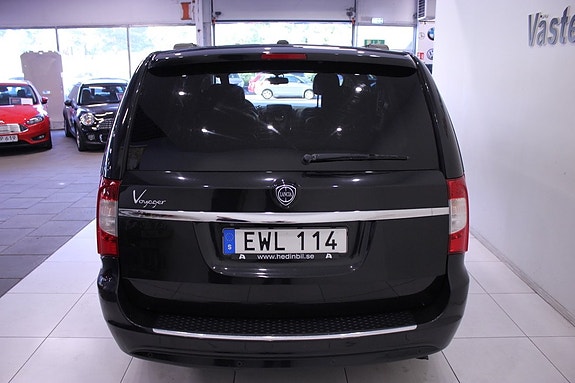 Lancia Voyager 7 of 29