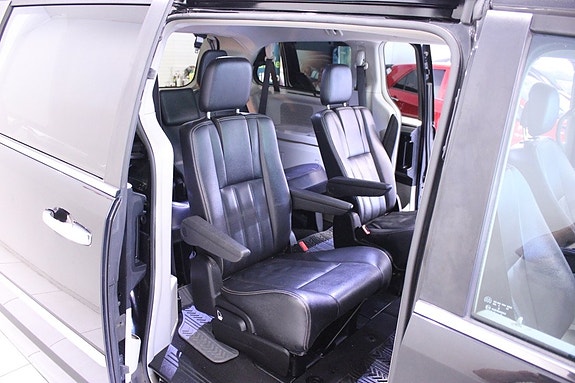 Lancia Voyager 16 of 29