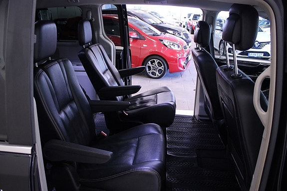 Lancia Voyager 17 of 29
