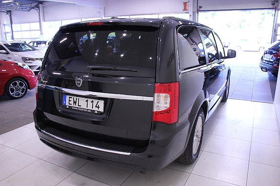 Lancia Voyager 6 of 29