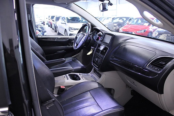 Lancia Voyager 19 of 29