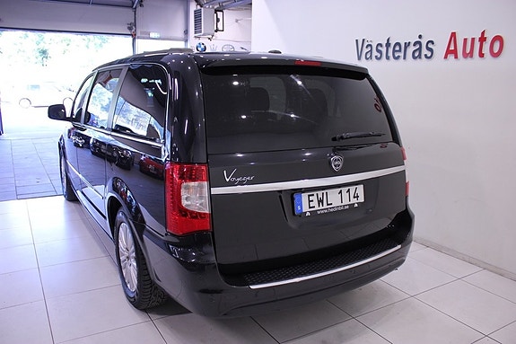 Lancia Voyager 8 of 29