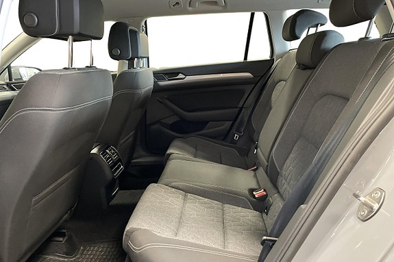 Volkswagen Passat 15 of 25