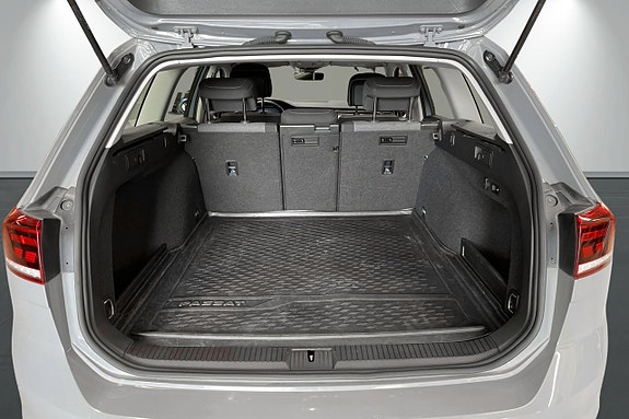 Volkswagen Passat 11 of 25