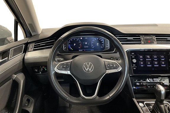 Volkswagen Passat 17 of 25