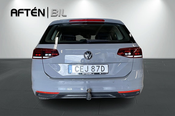 Volkswagen Passat 9 of 25
