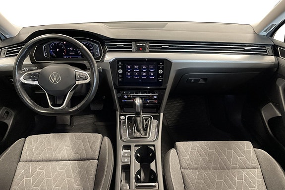 Volkswagen Passat 16 of 25
