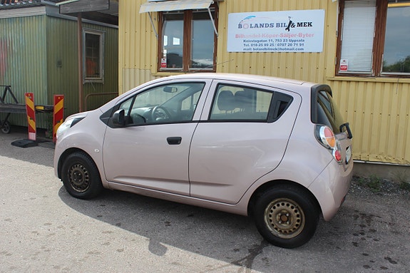 Chevrolet Spark 3 of 5