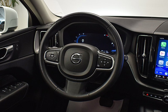 Volvo XC60 10 of 28