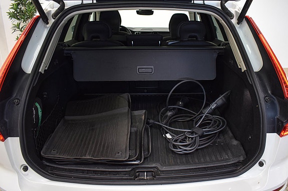 Volvo XC60 23 of 28