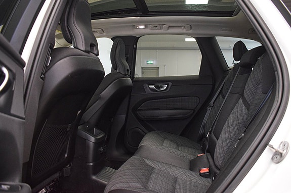Volvo XC60 22 of 28