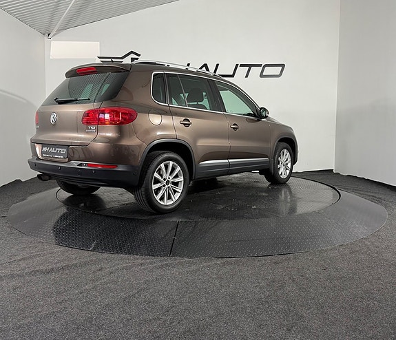 Volkswagen Tiguan 5 of 19