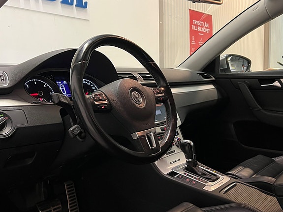 Volkswagen Passat Alltrack 10 of 20
