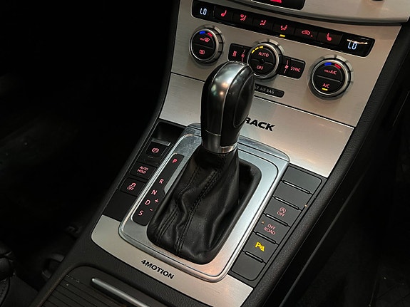 Volkswagen Passat Alltrack 17 of 20