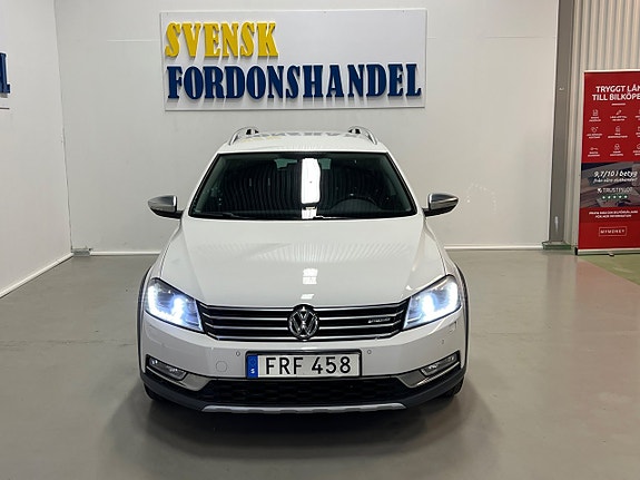 Volkswagen Passat Alltrack 2 of 5