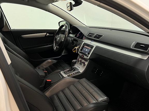 Volkswagen Passat Alltrack 16 of 20