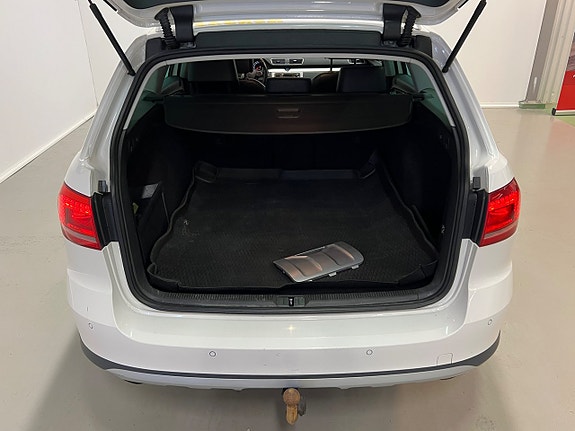 Volkswagen Passat Alltrack 8 of 20