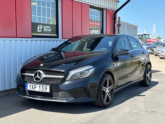 Mercedes-Benz A180 2 of 5