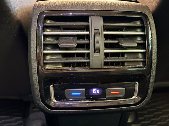 Volkswagen Passat 24 of 30