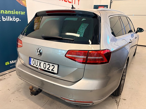 Volkswagen Passat 10 of 30