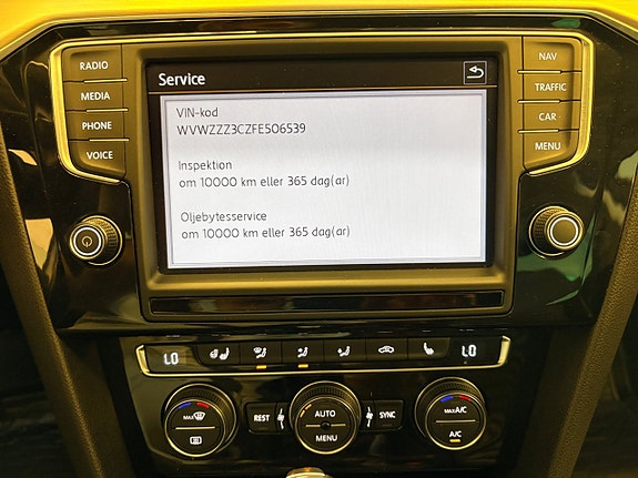 Volkswagen Passat 27 of 30
