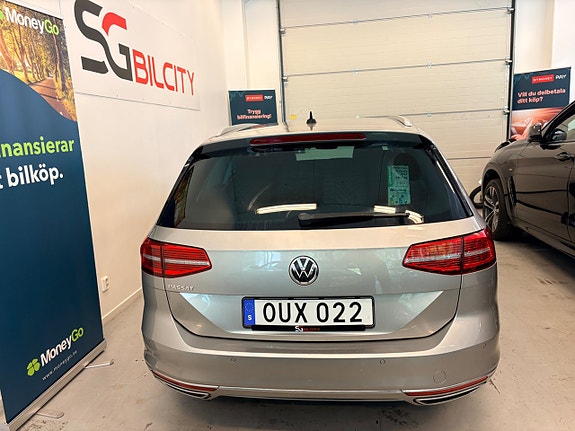 Volkswagen Passat 9 of 30
