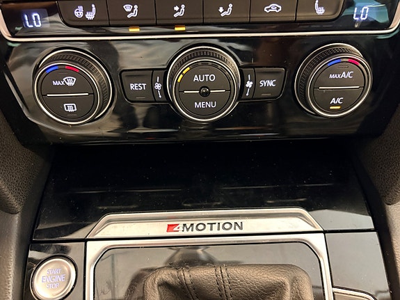 Volkswagen Passat 25 of 30