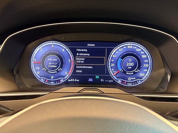 Volkswagen Passat 22 of 30