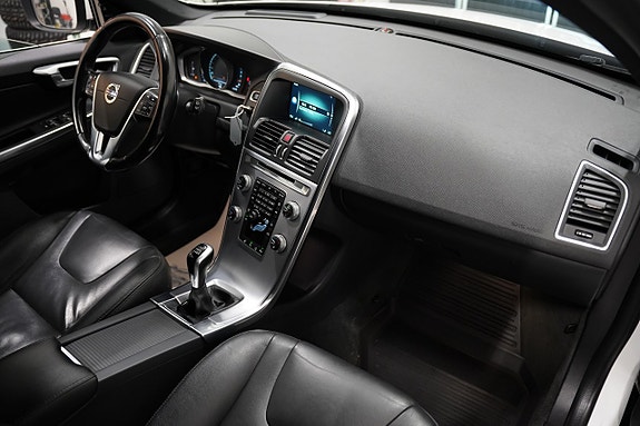 Volvo XC60 10 of 22