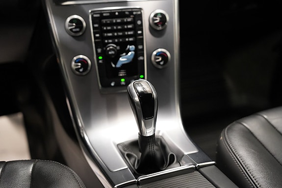 Volvo XC60 13 of 22