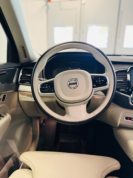 Volvo XC90 21 of 27