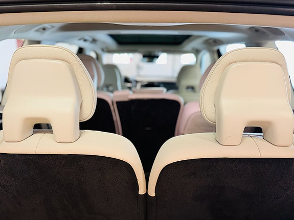 Volvo XC90 27 of 27