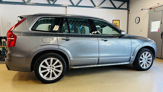 Volvo XC90 11 of 27