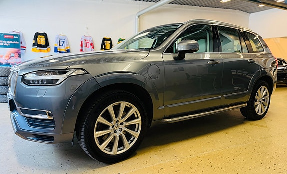 Volvo XC90 3 of 5