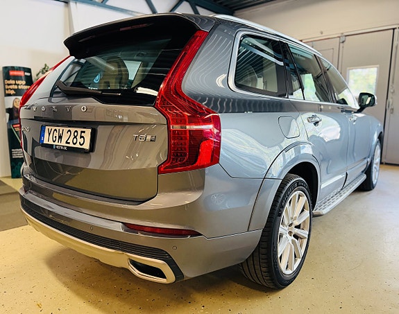 Volvo XC90 10 of 27