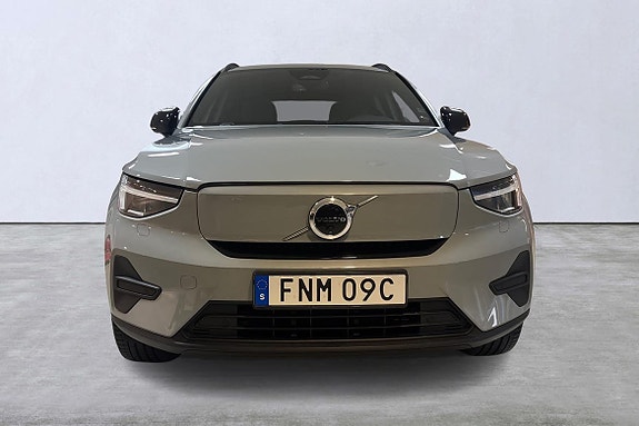 Volvo EX40 7 of 14