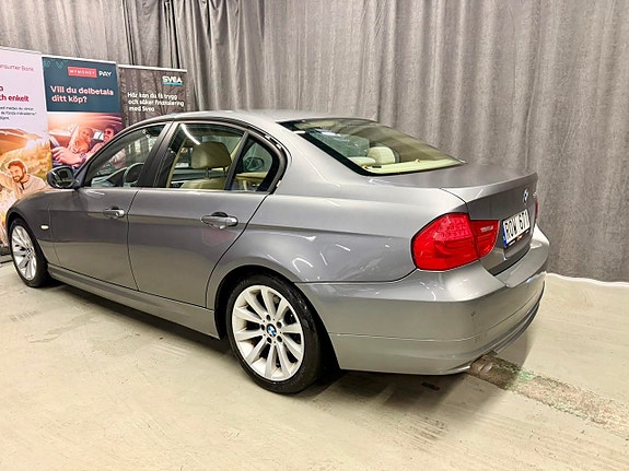 BMW 318d 4 of 5