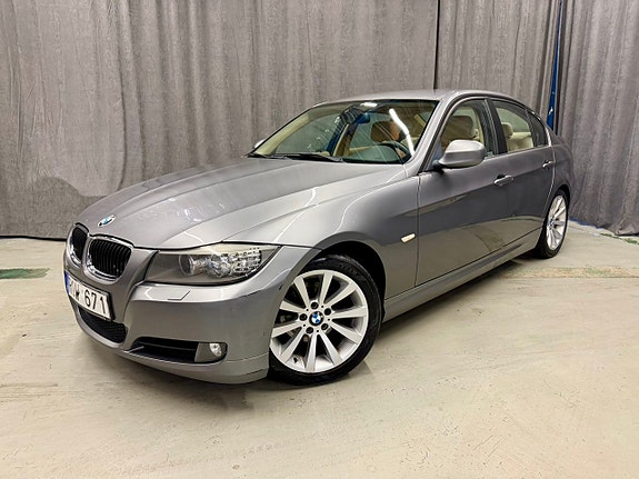 BMW 318d 2 of 5