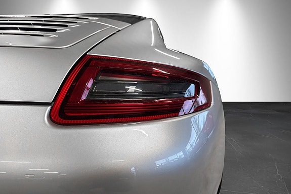 Porsche 911 Carrera 29 of 29