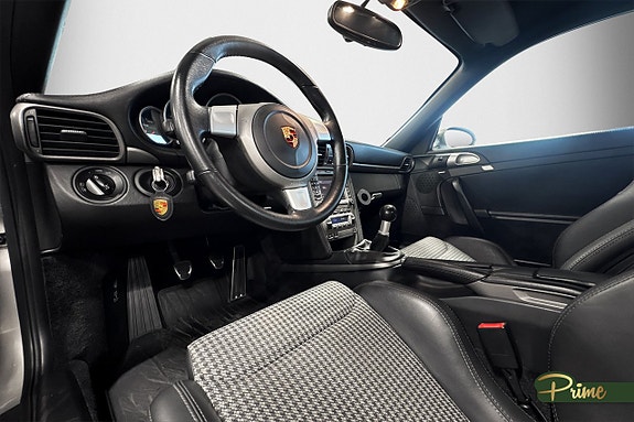 Porsche 911 Carrera 26 of 29