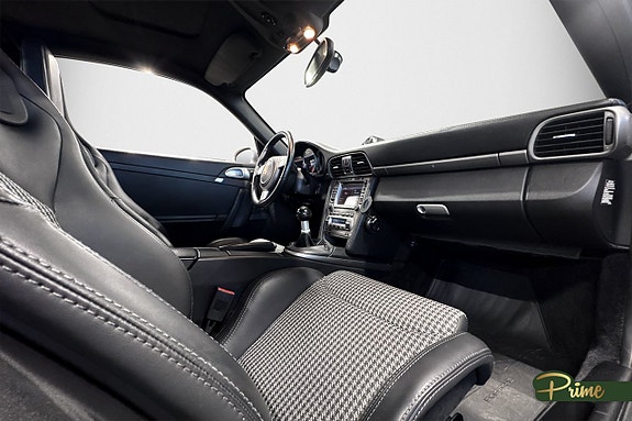 Porsche 911 Carrera 27 of 29