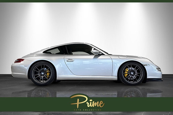 Porsche 911 Carrera 2 of 5