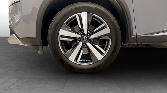 Nissan X-Trail 9 of 17